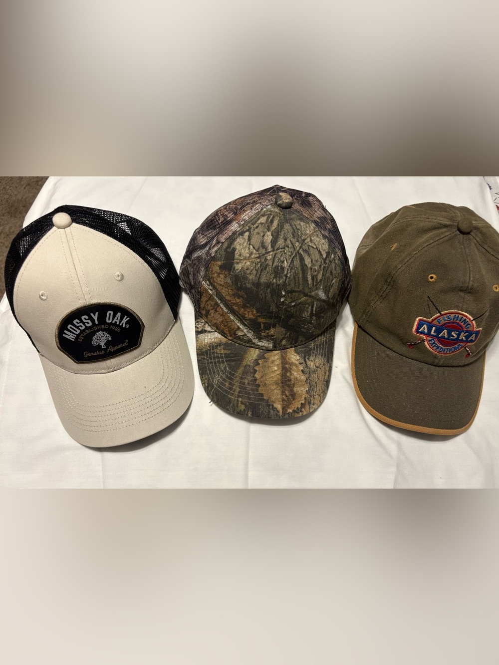 Caps